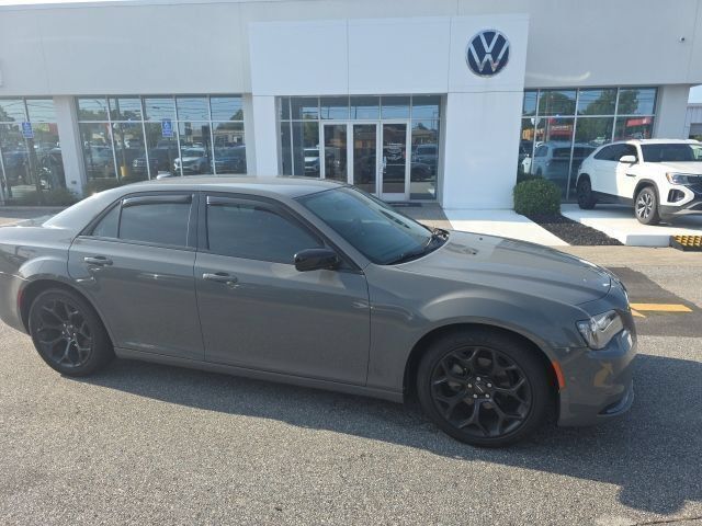 Used 2019 Chrysler 300 Touring w/ Sport Appearance Package RWD image 2