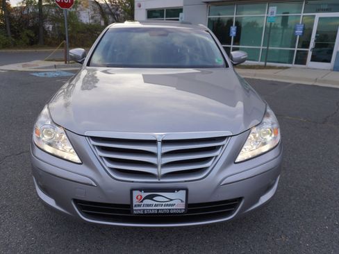 Used 2009 Hyundai Genesis 3.8 w/ Technology Pkg 4 image 2