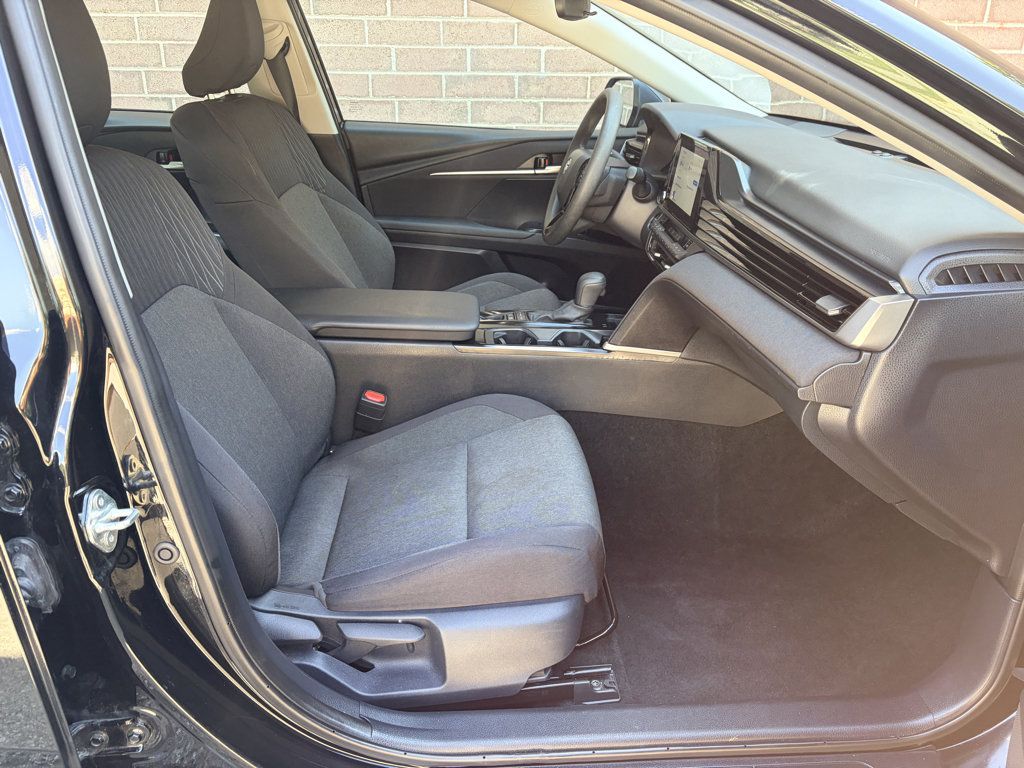 Used 2025 Toyota Camry LE FWD image 22