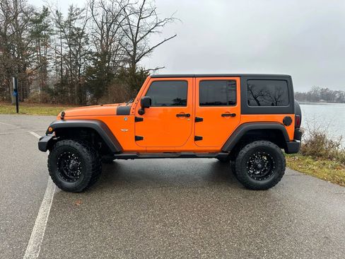 Used 2012 Jeep Wrangler Unlimited Sport image 8