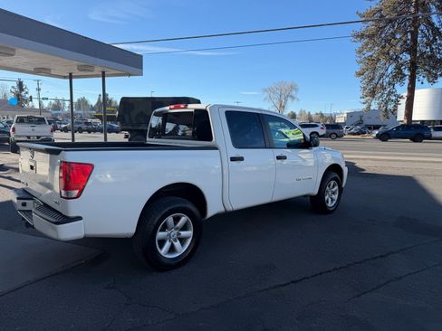 Used 2014 Nissan Titan SV image 4