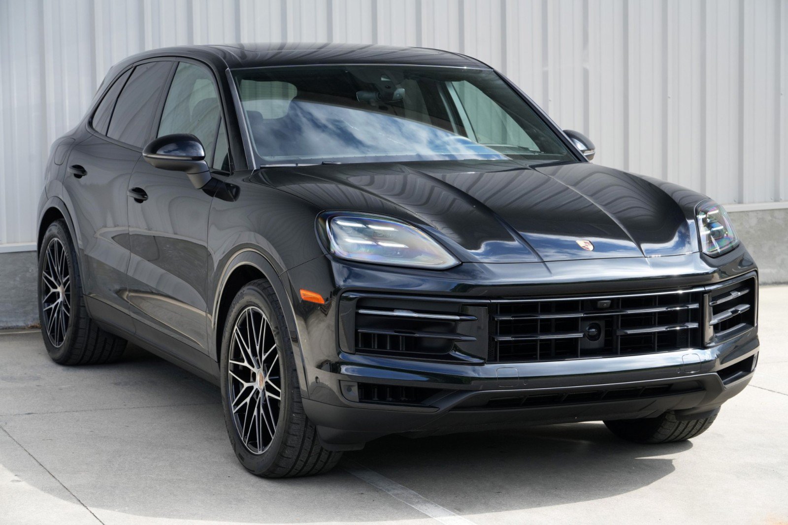 Used 2025 Porsche Cayenne S w/ Premium Package Plus AWD/4WD image 54