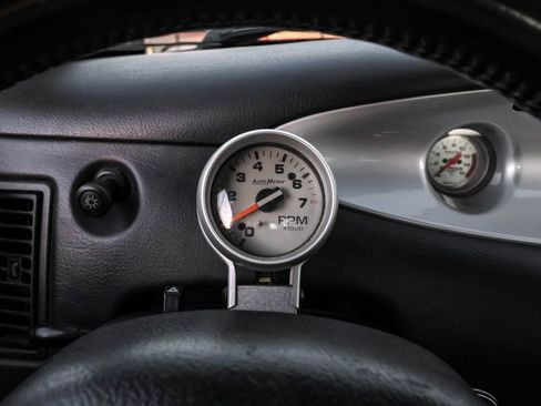 Used 2001 Chrysler Prowler image 14