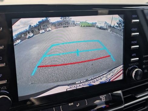 Used 2023 Toyota Sienna XSE image 19