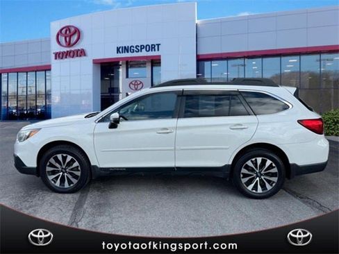 Used 2017 Subaru Outback 2.5i Limited image 2