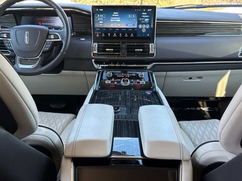 Used 2023 Lincoln Navigator L Black Label image 14