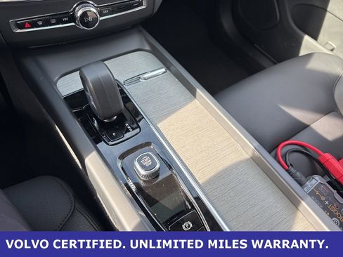 Certified 2025 Volvo XC60 B5 Plus image 18