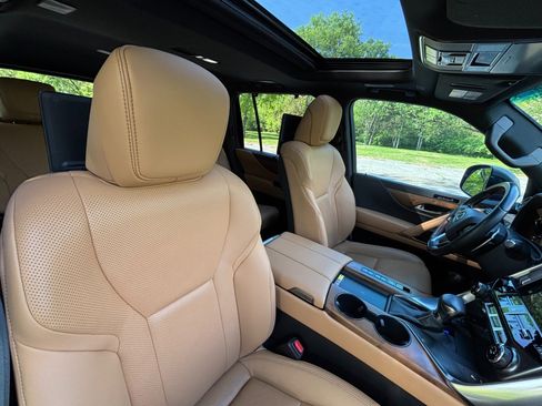 Used 2023 Lexus LX 600 4WD w/ Accessory Package (Z1) image 28