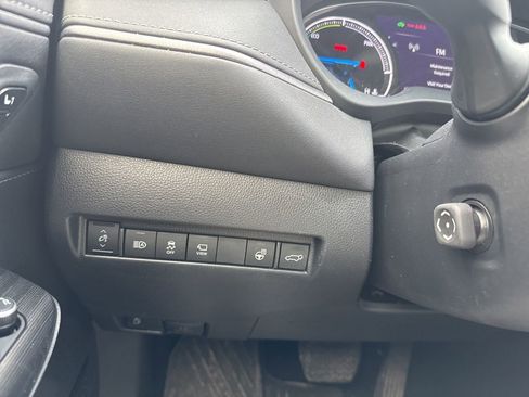 Used 2022 Toyota Venza Limited w/ Advanced Technology Package image 24