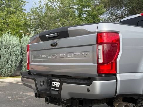 Used 2022 Ford F250 Lariat w/ Black Appearance Package AWD/4WD image 14