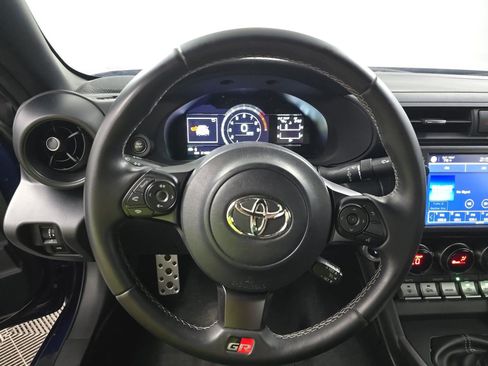 Used 2023 Toyota GR86 Premium RWD image 10