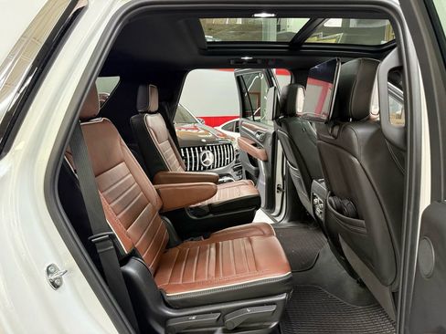Used 2024 GMC Yukon Denali Ultimate AWD/4WD image 23