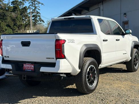 Used 2026 Toyota Tacoma TRD Off-Road image 5