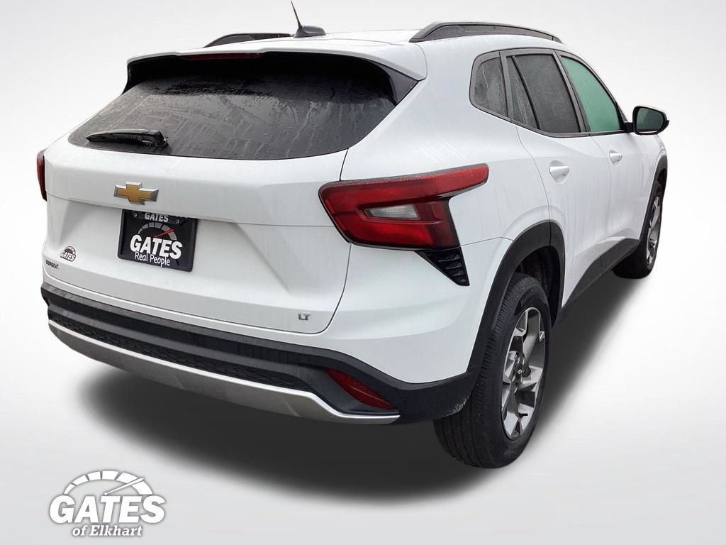 Used 2025 Chevrolet Trax LT w/ LT Convenience Package FWD image 9