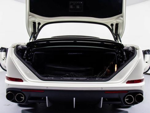 Certified 2017 Ferrari California T image 24