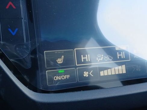 Used 2026 Subaru Forester Premium AWD/4WD image 17