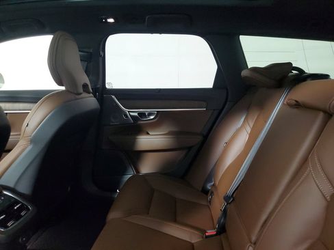 Certified 2026 Volvo V90 B6 Cross Country Ultra AWD/4WD image 11