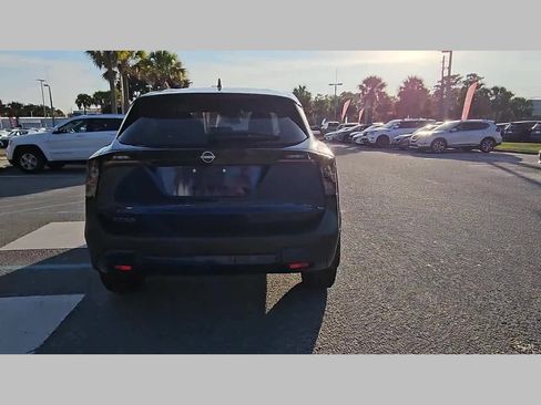 Used 2025 Nissan Kicks SV image 29