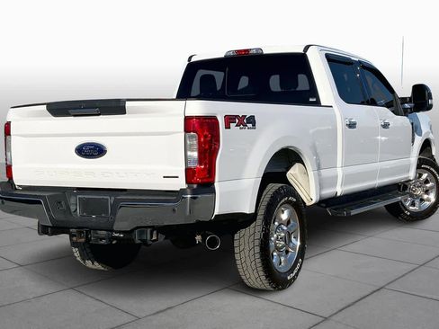 Used 2019 Ford F250 XLT w/ XLT Premium Package image 13
