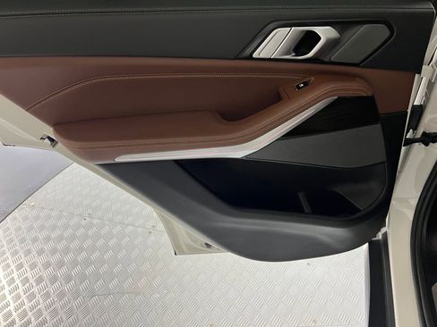 Used 2025 BMW X5 sDrive40i w/ Premium Package image 19