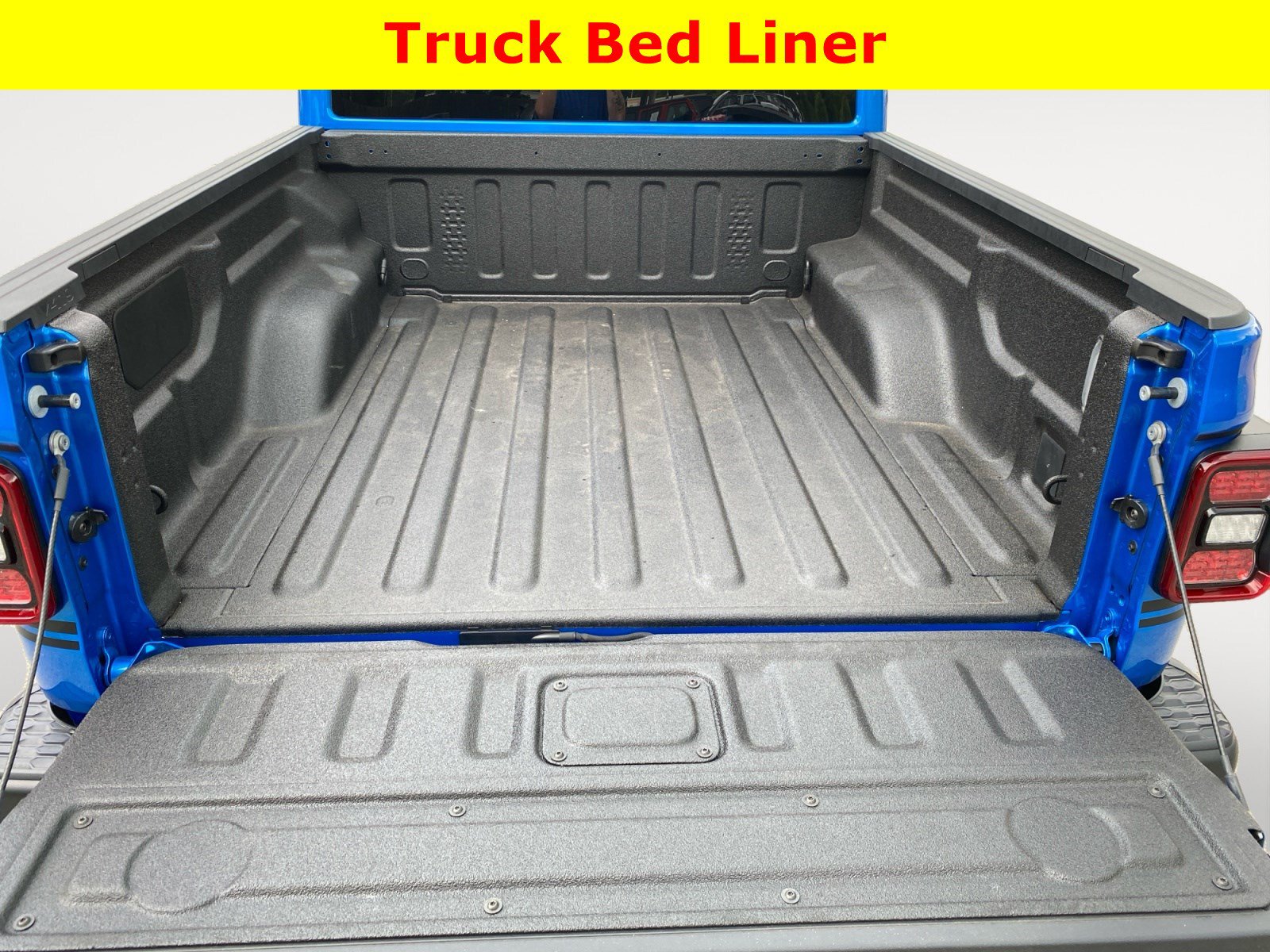 Used 2026 Jeep Gladiator Mojave AWD/4WD image 17