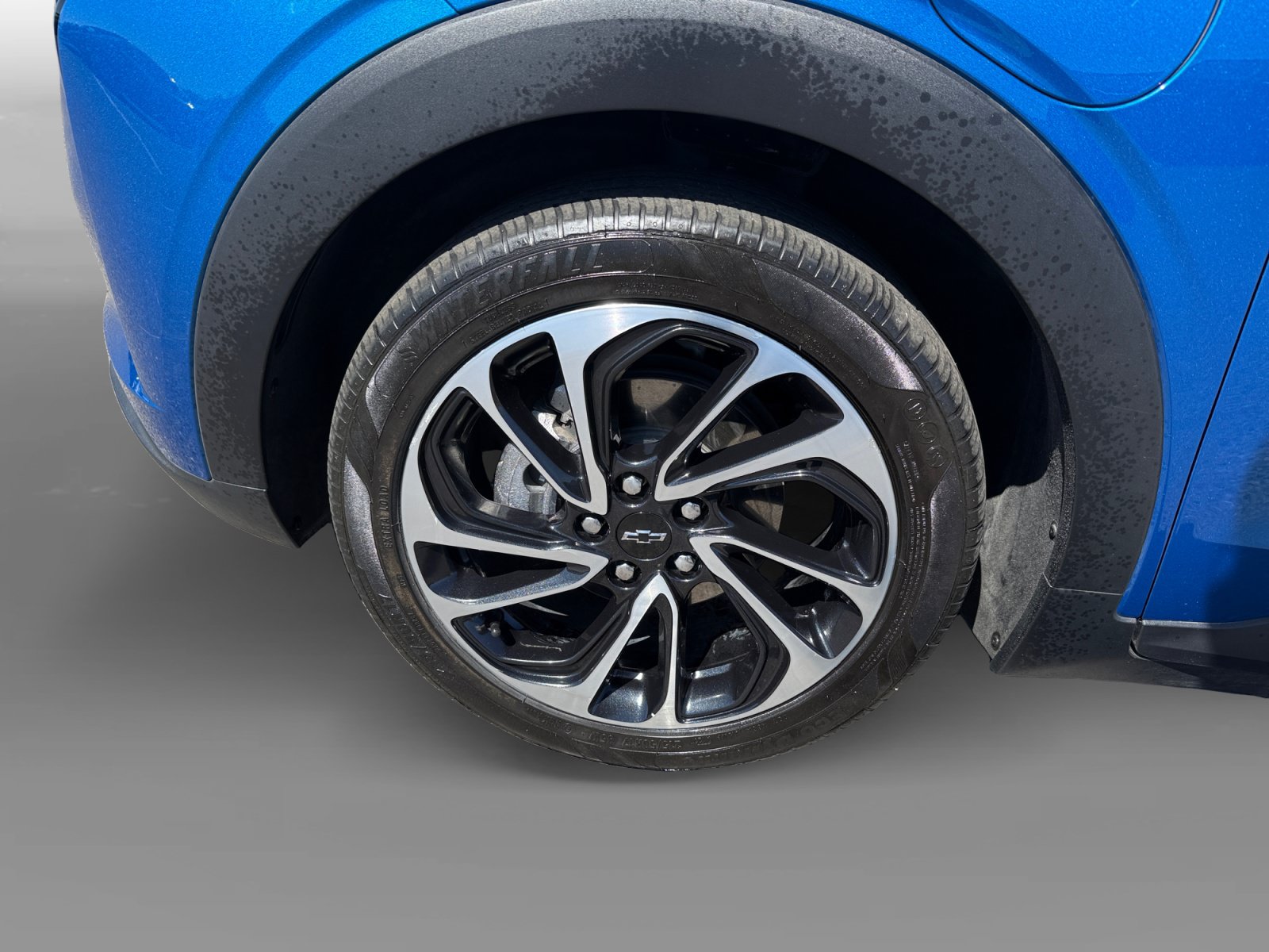 Used 2023 Chevrolet Bolt EUV Premier w/ Sun & Sound Package FWD image 9