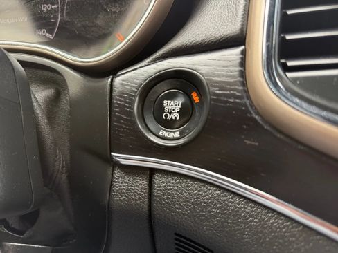Used 2014 Jeep Grand Cherokee Summit AWD/4WD image 34
