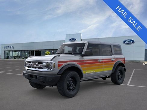 New 2026 Ford Bronco Big Bend w/ Free Wheeling Package AWD/4WD image 1