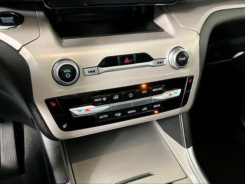 Used 2023 Ford Explorer XLT w/ Equipment Group 202A image 32