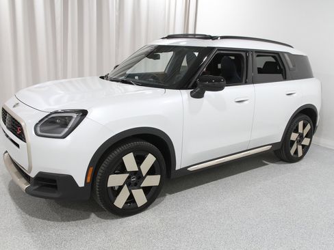 Certified 2025 MINI Cooper Countryman S image 3