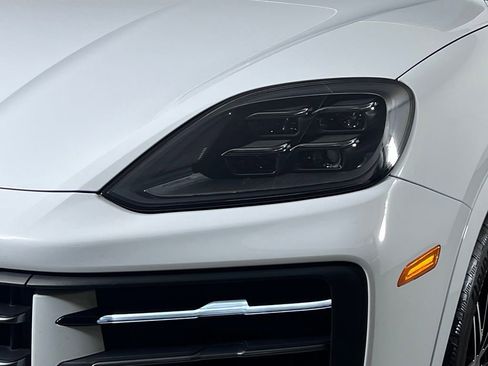 Certified 2024 Porsche Cayenne AWD/4WD image 14