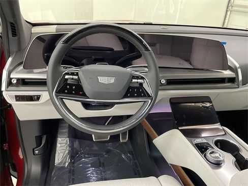 New 2026 Cadillac Vistiq Sport w/ LPO, Floor Liner Package image 22