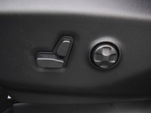 New 2027 Chrysler Pacifica LX FWD image 32
