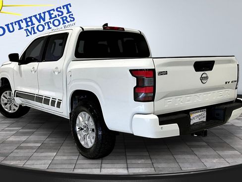 Used 2022 Nissan Frontier SV AWD/4WD image 4