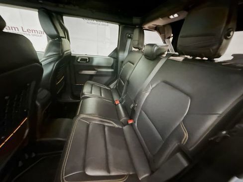 Used 2023 Ford Bronco Badlands image 24