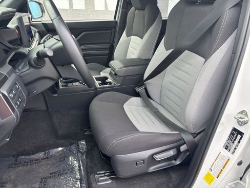 Used 2025 Toyota 4Runner TRD Off-Road image 32