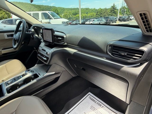 Used 2021 Ford Explorer XLT w/ Equipment Group 202A AWD/4WD image 41