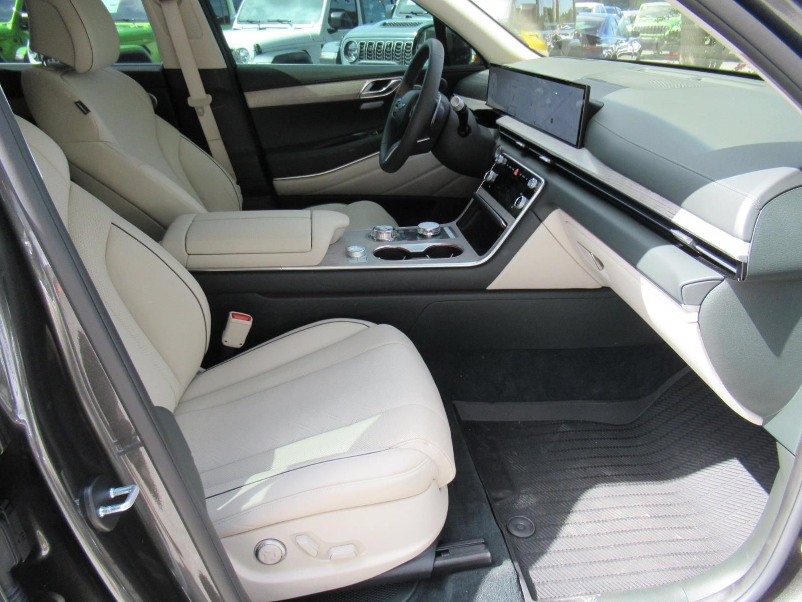 Used 2025 Genesis GV80 2.5T Prestige AWD/4WD image 9