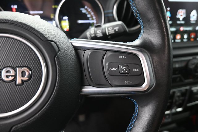Used 2022 Jeep Wrangler Unlimited Rubicon 4xe w/ Cold Weather Group AWD/4WD image 19