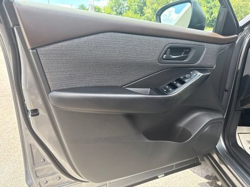 Used 2023 Nissan Rogue S AWD/4WD image 20