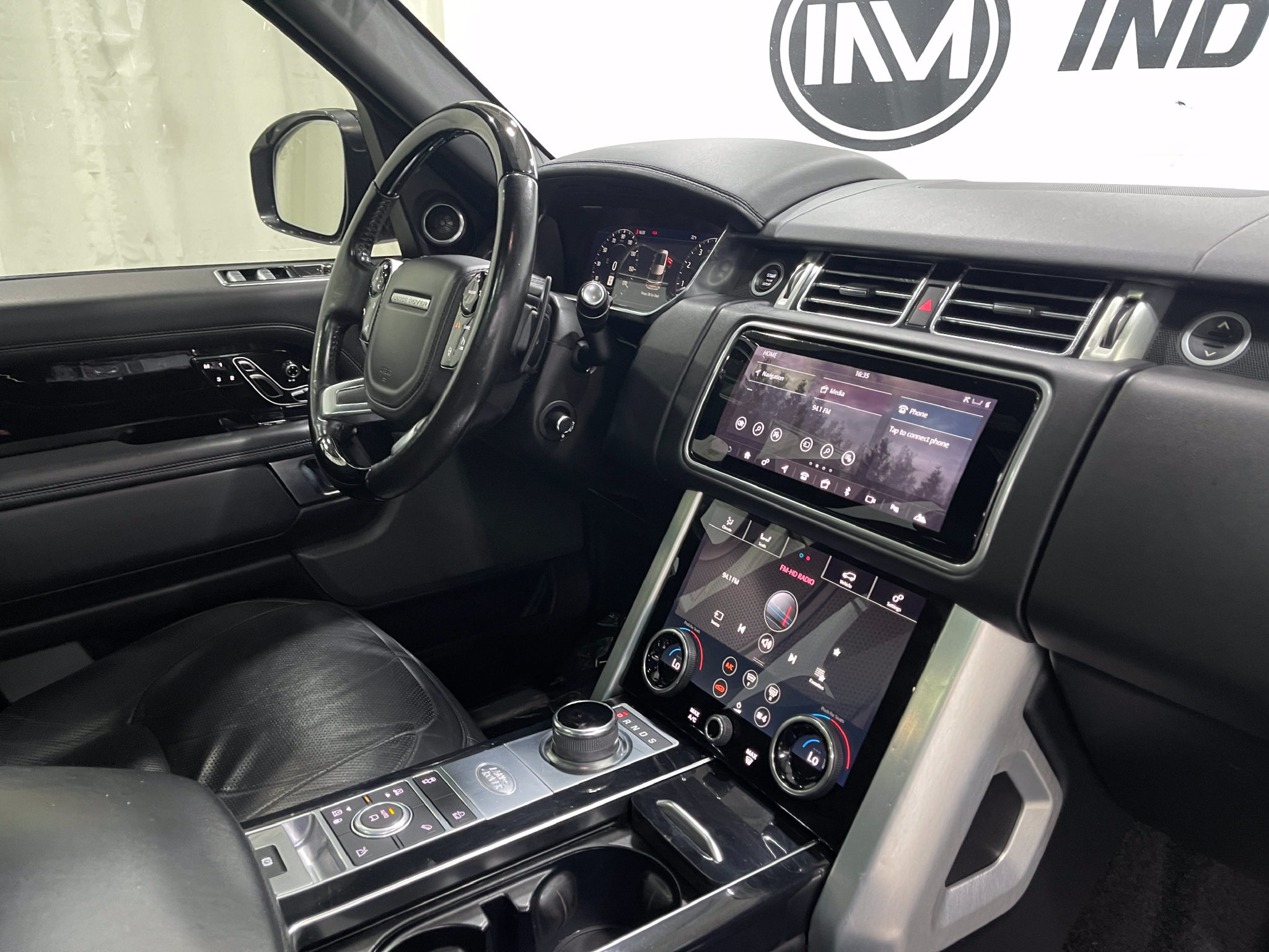 Used 2019 Land Rover Range Rover Supercharged AWD/4WD image 19