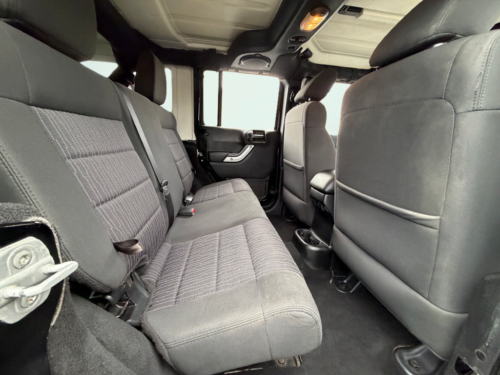 Used 2012 Jeep Wrangler Unlimited Rubicon w/ Dual Top Group AWD/4WD image 33