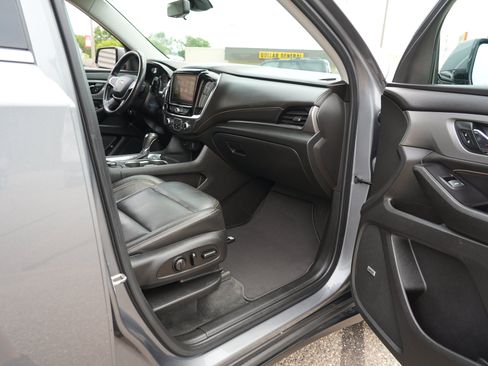 Used 2019 Chevrolet Traverse LT w/ LT Premium Package AWD/4WD image 31
