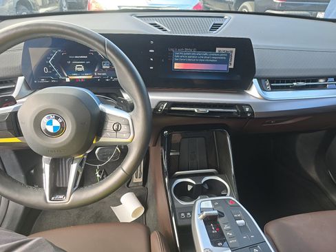 Used 2025 BMW X2 xDrive28i AWD/4WD image 4