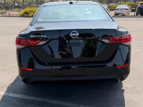 Used 2025 Nissan Sentra SV FWD image 6