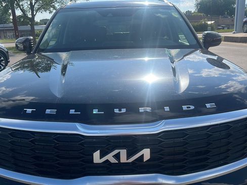 Used 2022 Kia Telluride EX w/ EX Premium Package FWD image 11