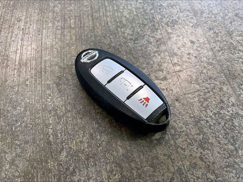 Used 2021 Nissan Rogue S image 11