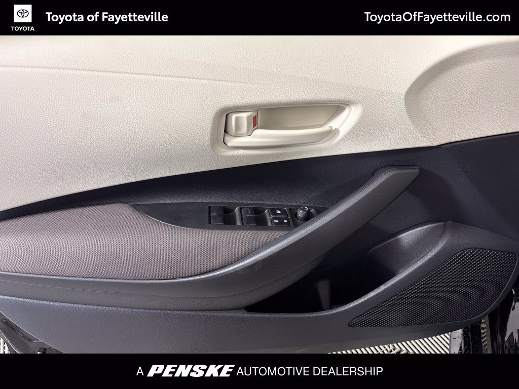 Used 2027 Toyota Corolla LE w/ LE Premium Package FWD image 28