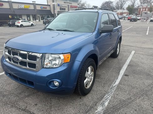 Used 2009 Ford Escape XLT image 2