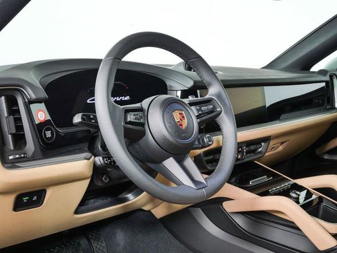New 2026 Porsche Cayenne Coupe AWD/4WD image 4